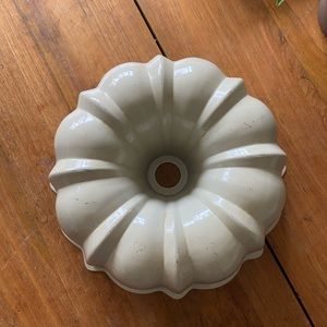 Vintage White & Silver Bundt Cake Pan